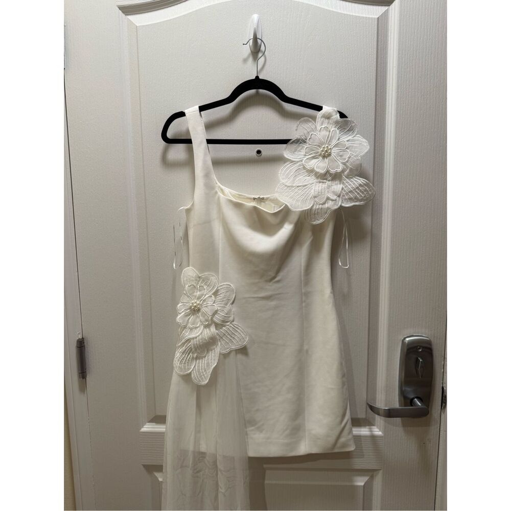 ELLIATT Janelle Party Mini Dress In White Bachelorette Bridal Wedding size M NWT - Picture 8 of 11